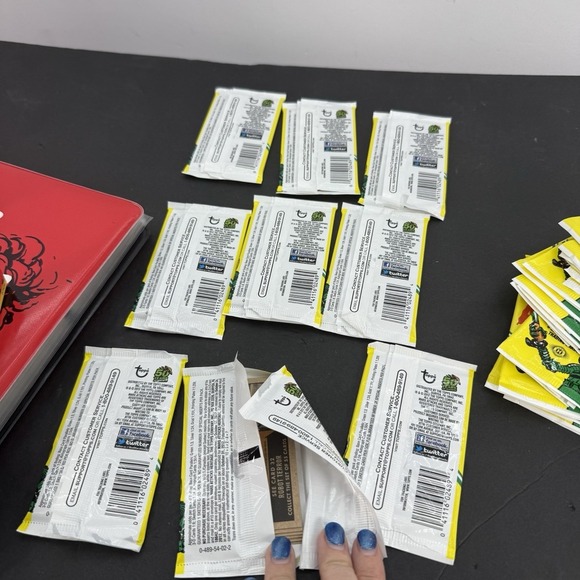 Rare 90s & 2012 Heritage TOPPS MARS ATTACKS! Binder Set Mint Cards & Wrappers - Picture 3 of 16